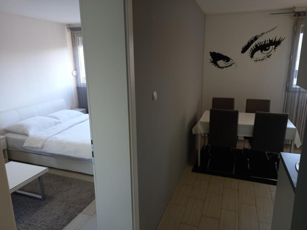 Apartment Sven Vinkovci Exteriör bild