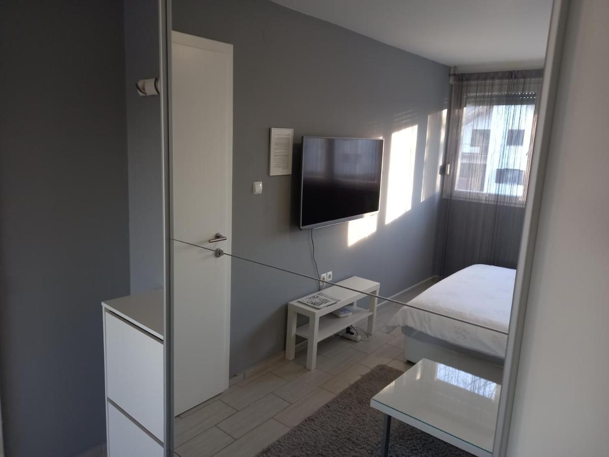 Apartment Sven Vinkovci Exteriör bild