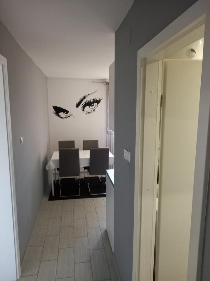 Apartment Sven Vinkovci Exteriör bild